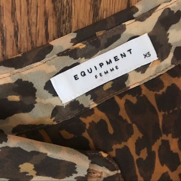 Equipment 100% silk super sheer leopard blouse XS - Picture 2 of 6